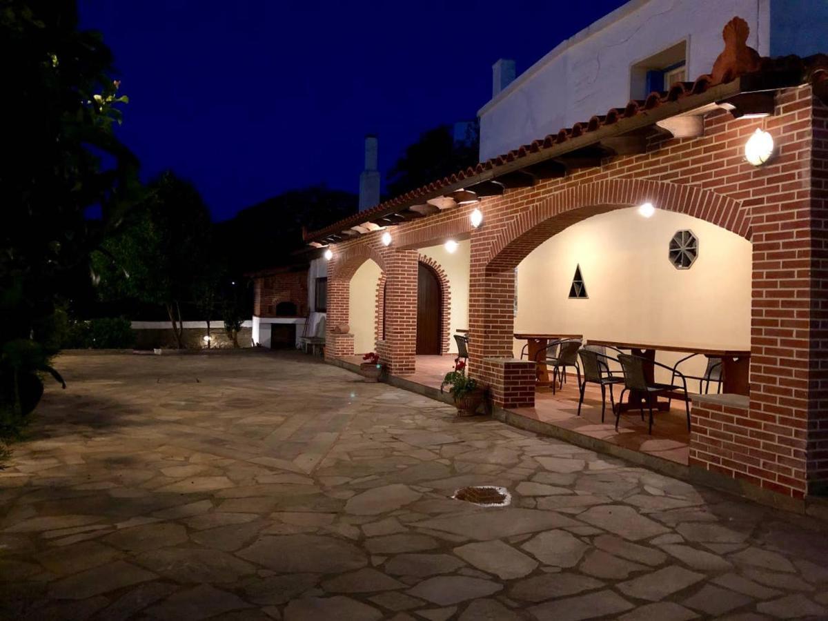 Chill Out Studio In The Leafy Livadia Village Exterior foto